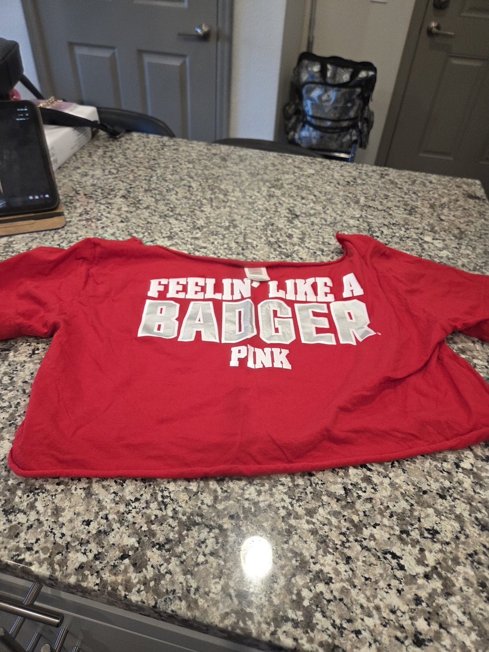 PINK Victoria's Secret Red Graphic Crop Top - 'Feelin' Like a Badger'